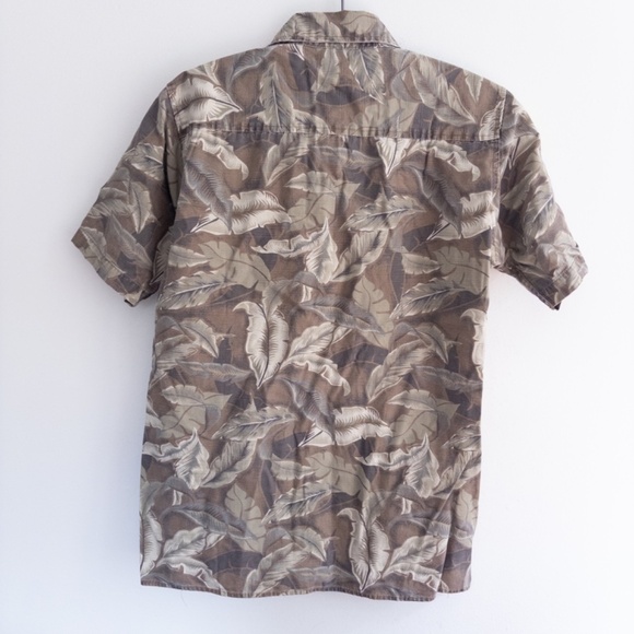 Camo outdoors leafs short sleeve button down MEDIUM MEN Casual dress shirt - Picture 4 of 5